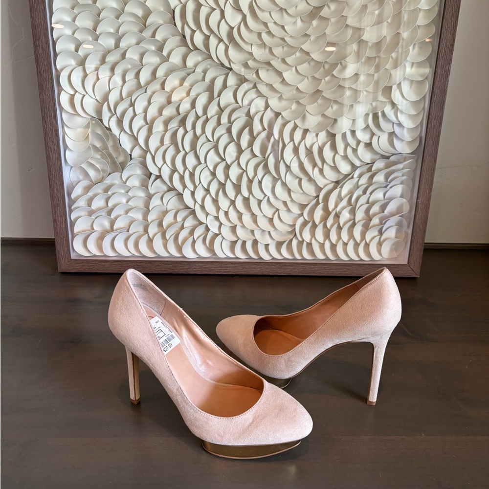 Jennifer Lopez Cream Stiletto Heels